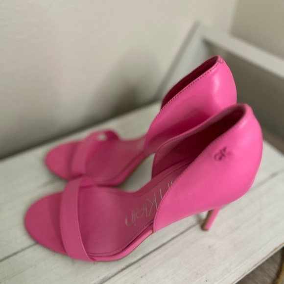 Calvin Klein Pink Heels Elegant Design - Picture 3 of 7